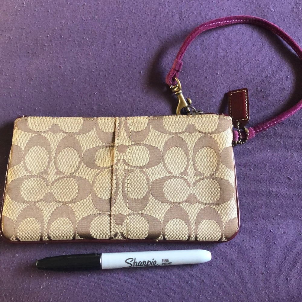 Coach wristlet - Picture 3 of 3